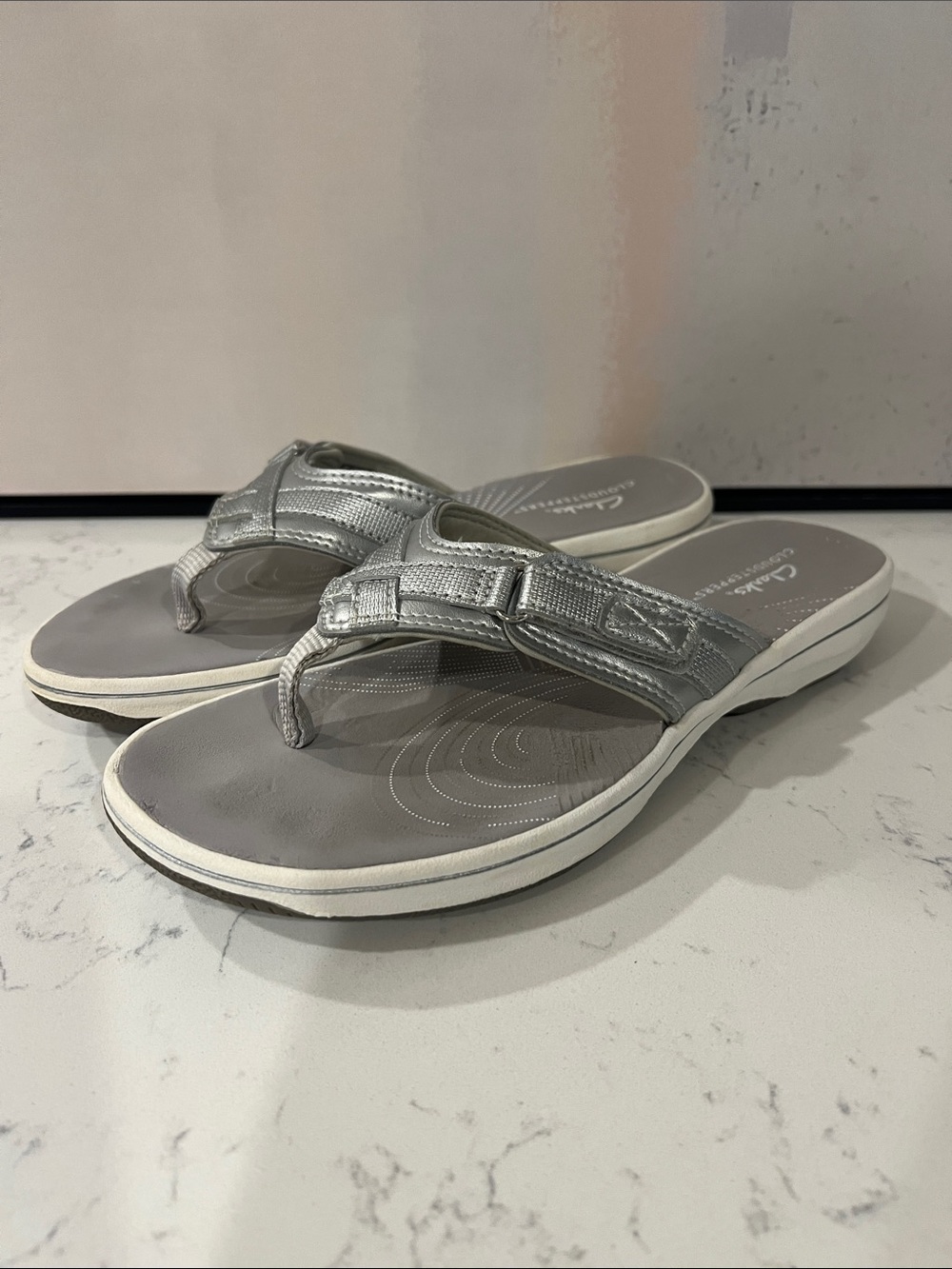 Clarks Cloudstepper women’s thong slip on sandals, size 7 - Picture 8 of 16